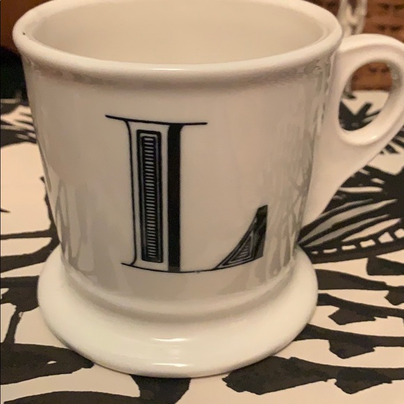 Anthropologie initial L mug - Picture 2 of 2